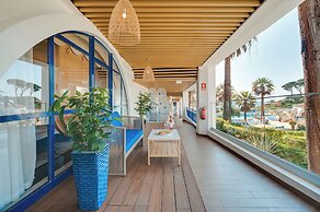 Monicca Collection Oura View Suites