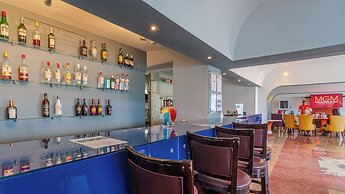 Monicca Collection Oura View Suites