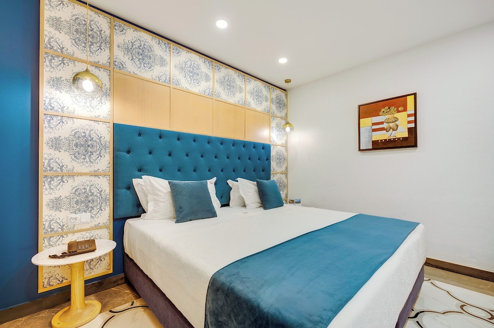 Monicca Collection Oura View Suites