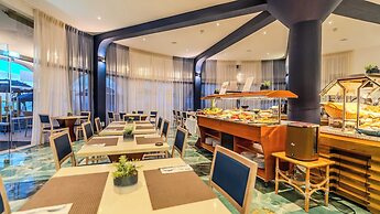 Monicca Collection Oura View Suites