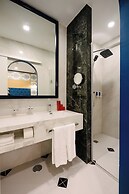 Monicca Collection Oura View Suites