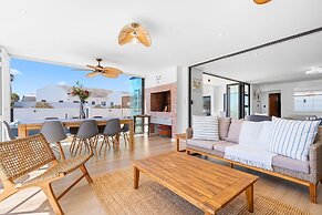 Cest La Vie Beach Villa