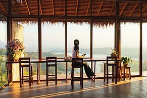Le Doi Lakeview