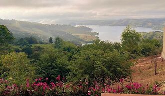 Le Doi Lakeview