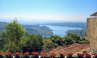 Le Doi Lakeview