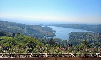 Le Doi Lakeview