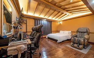 Gimpo Petite Hotel