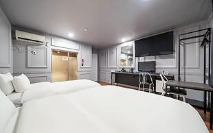 Gimpo Petite Hotel