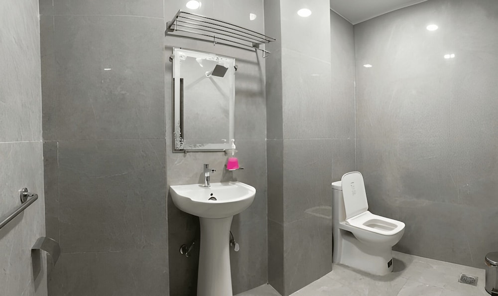 Hotel Comfort Zone Kanpur