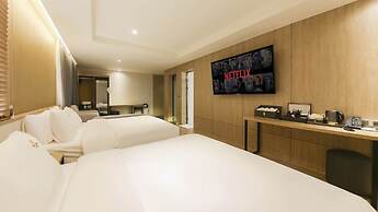 Gimhae The Van Hotel