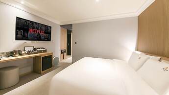 Gimhae The Van Hotel