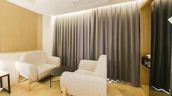 Gimhae The Van Hotel