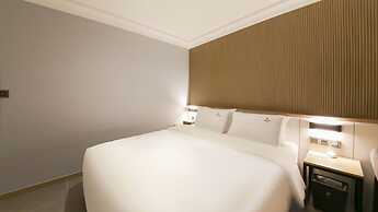 Gimhae The Van Hotel