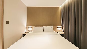 Gimhae The Van Hotel