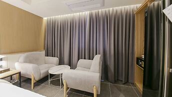 Gimhae The Van Hotel