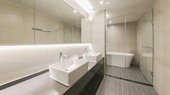 Gimhae The Van Hotel
