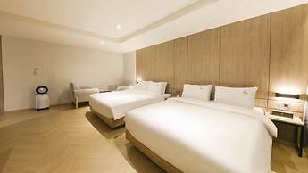 Gimhae The Van Hotel