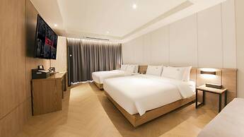 Gimhae The Van Hotel