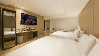 Gimhae The Van Hotel