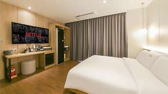 Gimhae The Van Hotel