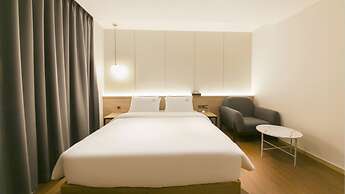 Gimhae The Van Hotel