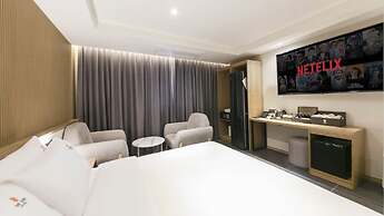 Gimhae The Van Hotel