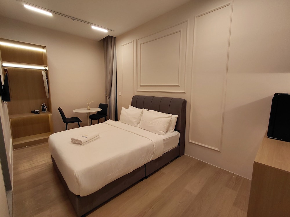 The Suite by Manhattan Group