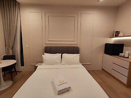 The Suite by Manhattan Group