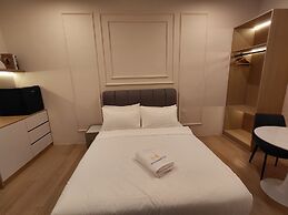 The Suite by Manhattan Group