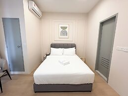 The Suite by Manhattan Group