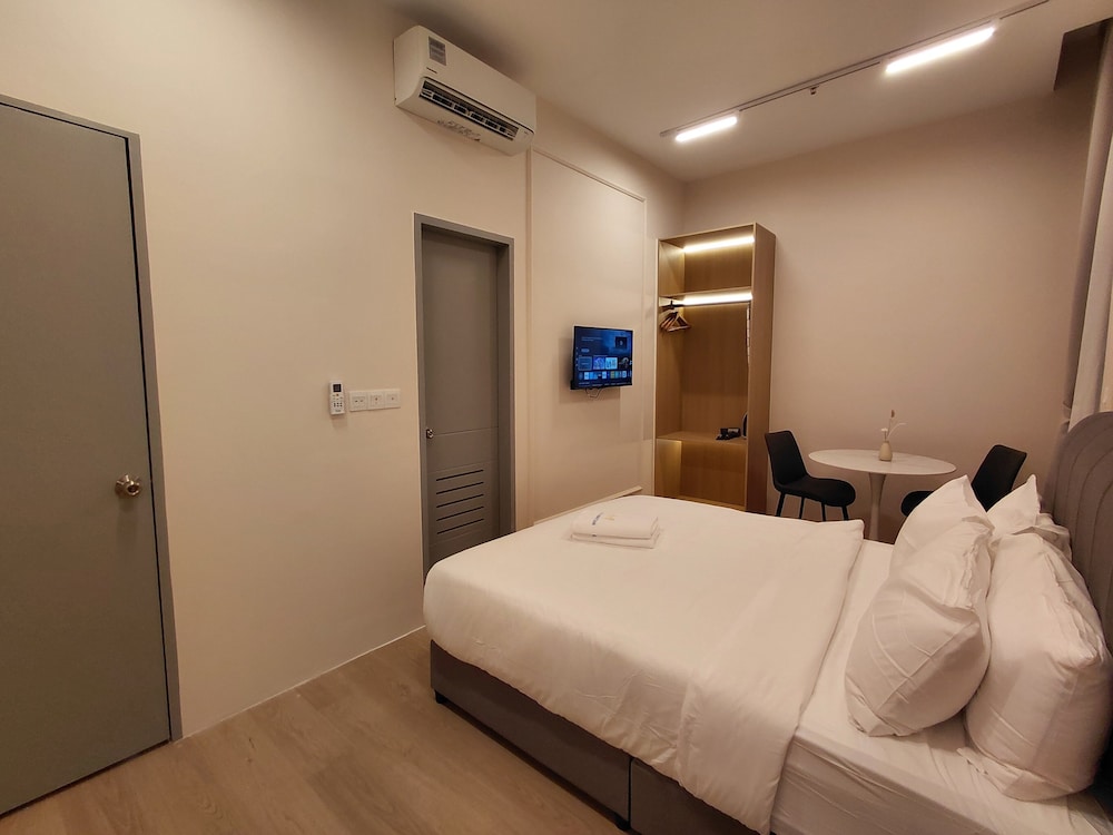 The Suite by Manhattan Group