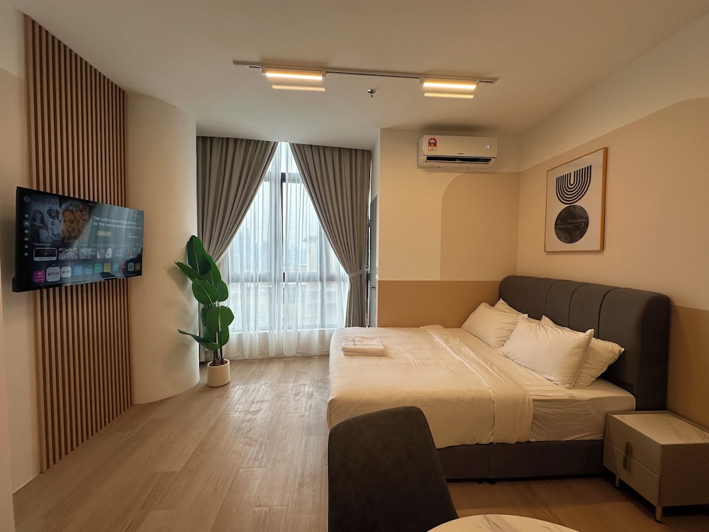 The Suite by Manhattan Group