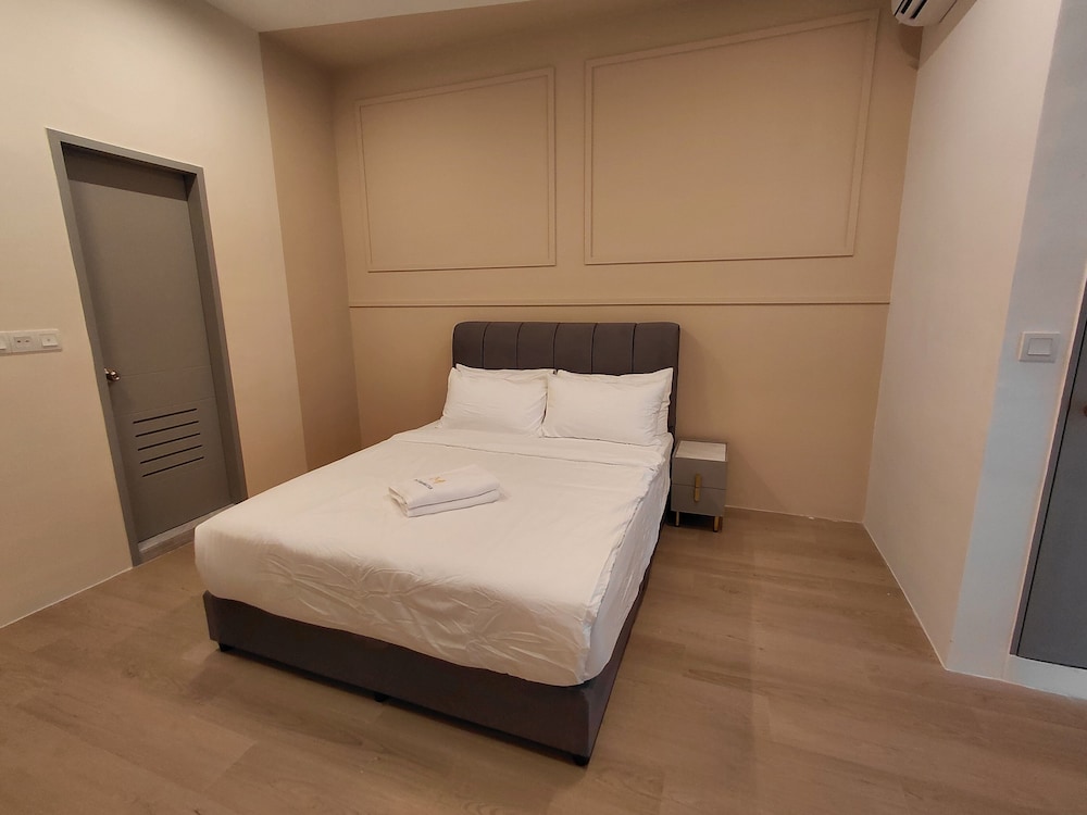 The Suite by Manhattan Group