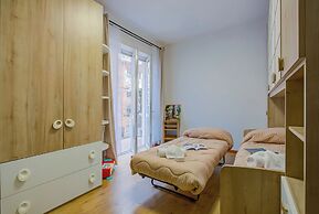 Asia Apartment Laveno Center