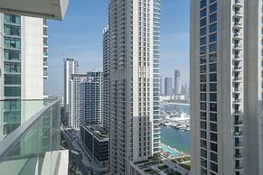 Beachfront Marina Skyline Views