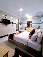 Hotel Gvs Residency