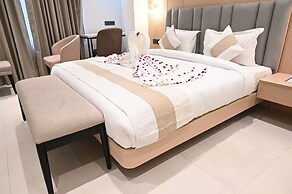 HOTEL MEERA PALACE
