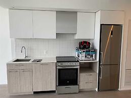 Jarvis Suites - Prime Location