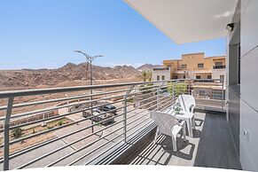 Light Filled Modern Eilat Getaway
