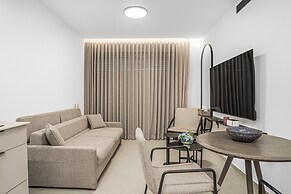 Light Filled Modern Eilat Getaway