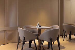 Light Filled Modern Eilat Getaway
