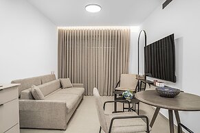 Light Filled Modern Eilat Getaway