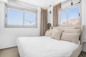 Light Filled Modern Eilat Getaway