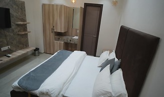 Hotel Cloud Castle Ludhiana