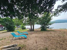 Waterfront Cabin on Lake Superior Sleeps 7 Plus ppl