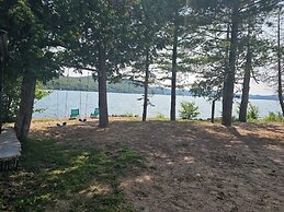 Waterfront Cabin on Lake Superior Sleeps 7 Plus ppl