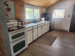 Waterfront Cabin on Lake Superior Sleeps 7 Plus ppl