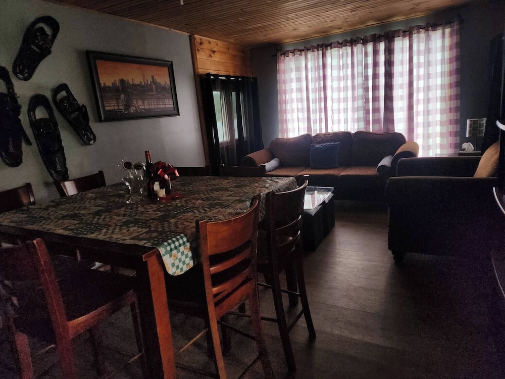 Waterfront Cabin on Lake Superior Sleeps 7 Plus ppl