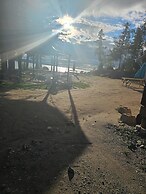 Lake Superior Waterffront Main Unit of Duplex Sleeps 8 ppl