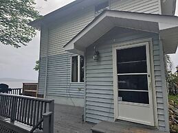 Lake Superior Waterffront Main Unit of Duplex Sleeps 8 ppl
